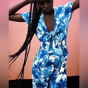 ZARA BLUE WHITE FLORAL TIE FRONT JUMPSUIT